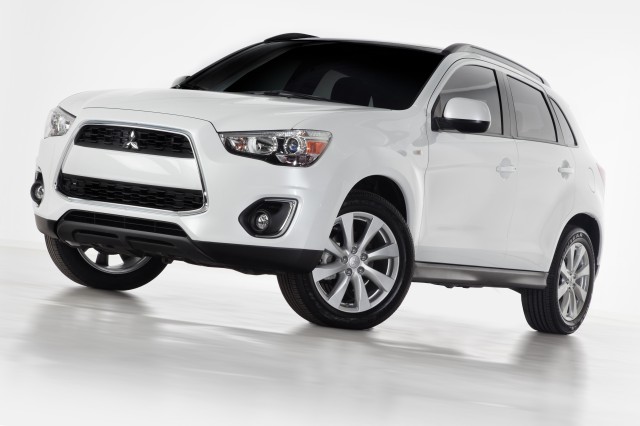 Mitsubishi ASX Restyling 2013 (MY13), puntando alla perfezione 1 mitsubishi-asx-restyling-my13-2012newyork-asxpreviewpix21