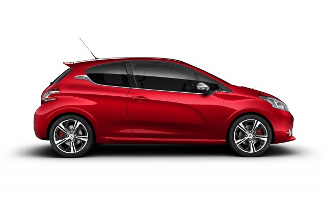 Peugeot cerca piloti sul web 1 peugeot-recluta-i-piloti-sul-web-image2