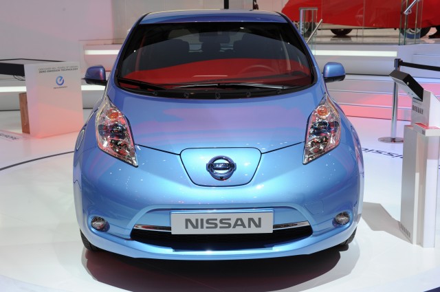 Nuova Nissan LEAF, l’auto elettronica presentata a Ginevra 2 la-nuova-nissan-leaf-arriva-a-ginevra-images-102200-1-5