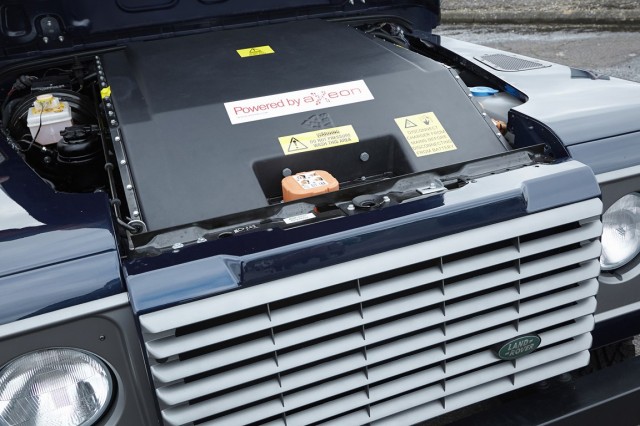 Land Rover presenta a Ginevra un nuovo defender elettrico sperimentale 1 land-rover-electric-defender-lr-def-electric-vehicle-280213-05 (Copia)