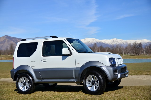 Suzuki presenta Ambition , la nuova versione limitata di Jimny 1 suzuki-jimny-arriva-ambition-nuova-versione-limitata-foto-jimny-ambition-02