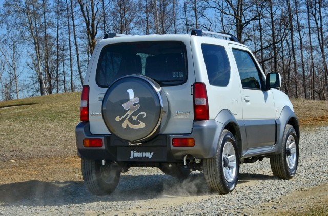 Suzuki presenta Ambition , la nuova versione limitata di Jimny 2 suzuki-jimny-arriva-ambition-nuova-versione-limitata-foto-jimny-ambition-04