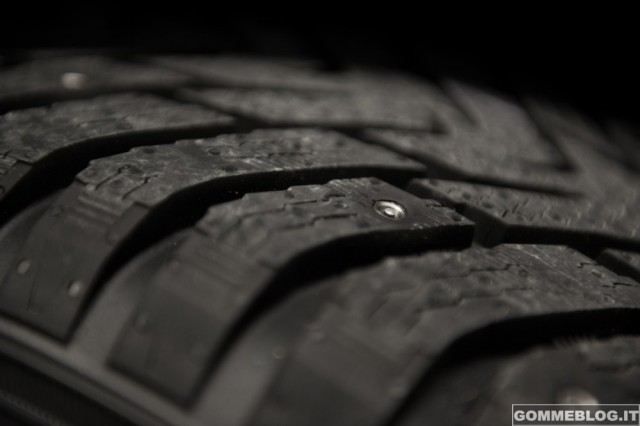 Nokian presenta il primo pneumatico invernale chiodato/non chiodato al mondo 1 NOKIAN-GOMME-CHIODATE-1