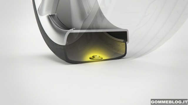 Goodyear Dunlop svela lo pneumatico intelligente al Salone dell'Auto di Ginevra 2 Dunlop-Goodyear-ginevra-0