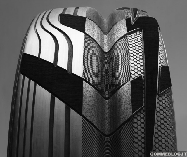 Goodyear Dunlop svela un pneumatico concept per i SUV del futuro 2 Dunlop-Goodyear-ginevra-22