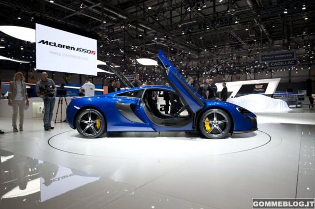 Pirelli P Zero: Lamborghini, Ferrari, McLaren 3 Pirelli-Ginevra-2014-19