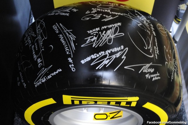 Pirelli: pneumatico firmato da piloti F1 per la partita interreligiosa per la pace 1 Pirelli-partita-Pace-04