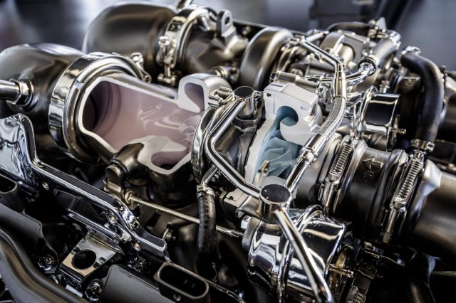 Mercedes AMG: IN DETTAGLIO il nuovo motore biturbo V8 5 new_AMG_4.0-litre_V8_biturbo_engine_(8)
