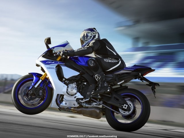 Yamaha YZF-R1 e YZF-R1M MY2015: FOTO e VIDEO 3 Yamaha-R1-2015-02