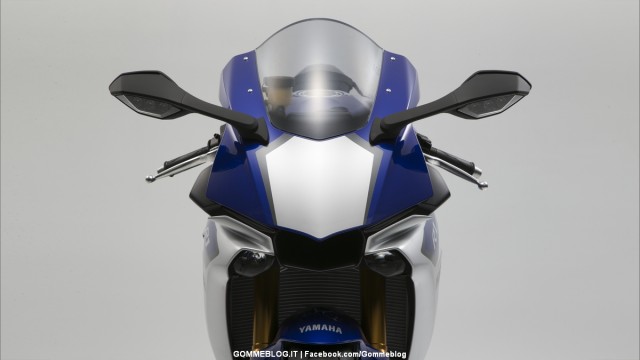 Yamaha YZF-R1 e YZF-R1M MY2015: FOTO e VIDEO 6 Yamaha-R1-2015-11