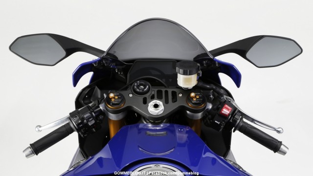 Yamaha YZF-R1 e YZF-R1M MY2015: FOTO e VIDEO 5 Yamaha-R1-2015-23