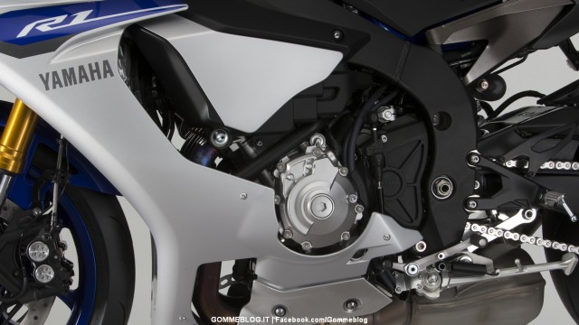 Yamaha YZF-R1 e YZF-R1M MY2015: FOTO e VIDEO 7 Yamaha-R1-2015-27