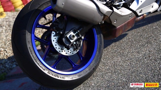 Pirelli e Yamaha dalla Pista al Mare: La potenza è Nulla senza il Controllo 2 pirelli-diablo-supercorsa-sp
