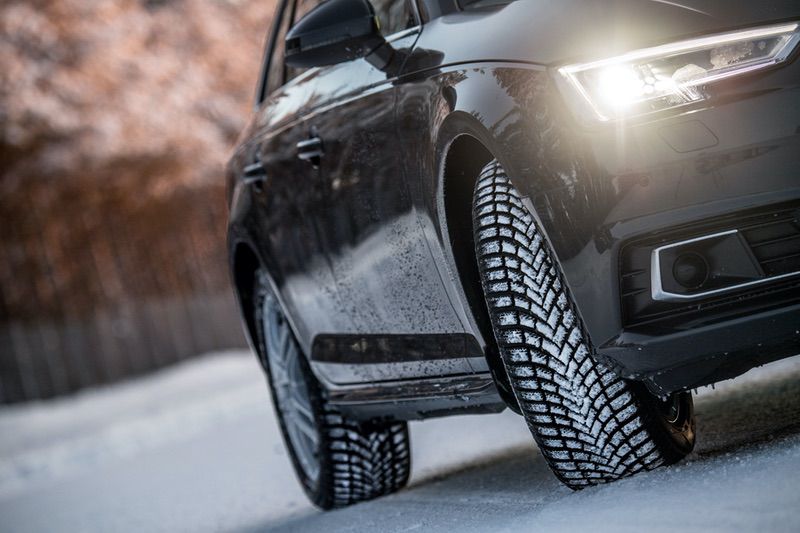 Bridgestone Blizzak LM005 10