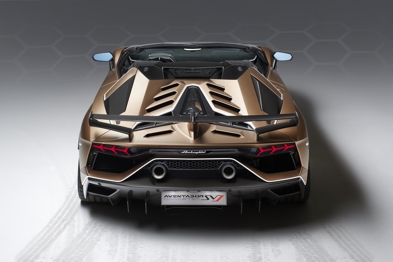 Lamborghini Aventador SVJ Roadster 21