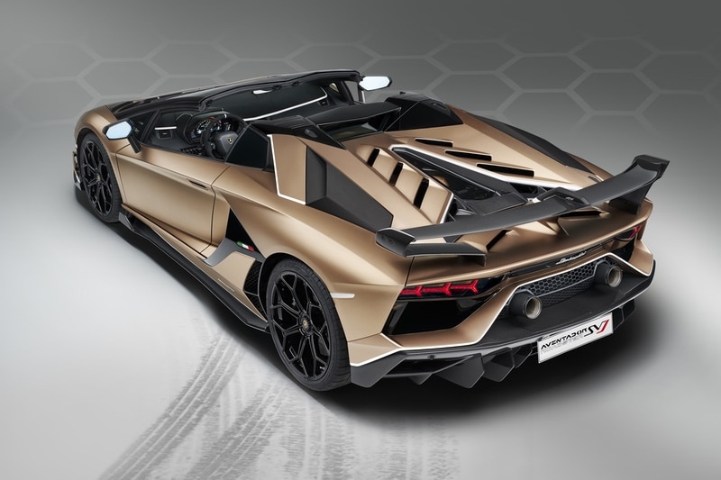 Lamborghini Aventador SVJ Roadster 22