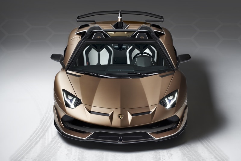 Lamborghini Aventador SVJ Roadster 23