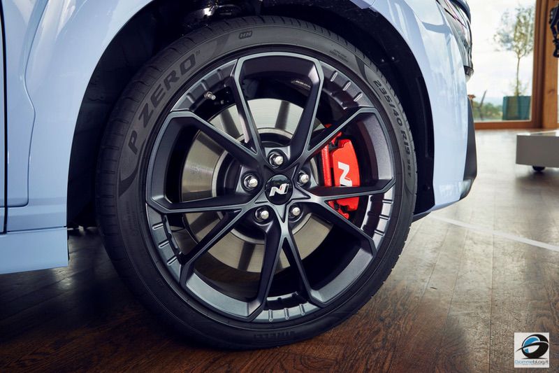 Pirelli P ZERO TAILOR MADE per la Kona N
