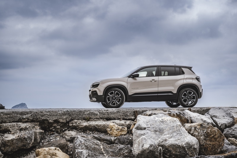 JEEP AVENGER 2024 04