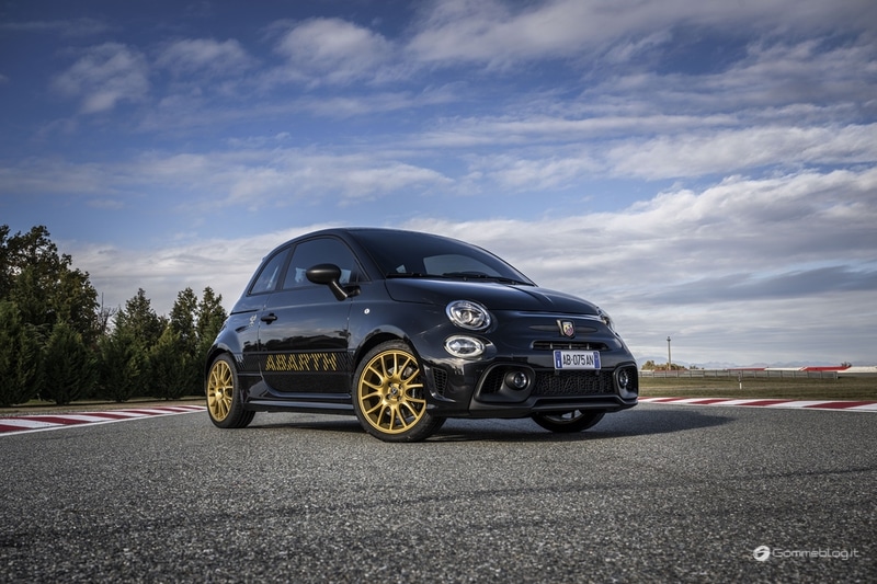 Abarth 695 75 Anniversario 0023