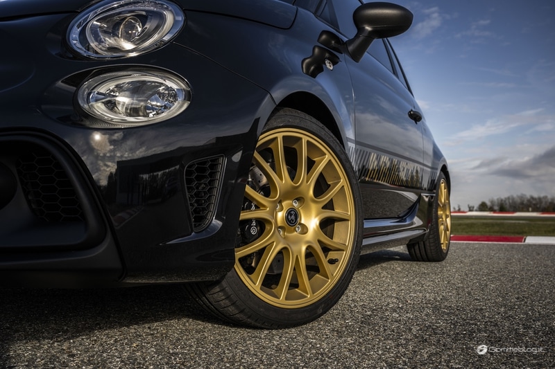 Abarth 695 75 Anniversario 0027