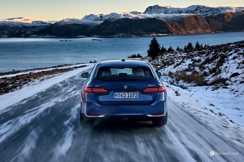 Nuova BMW Serie 5 Touring: sportiva, elegante, versatile e ora anche completamente elettrica 1 Nuova BMW 5 Touring 0001