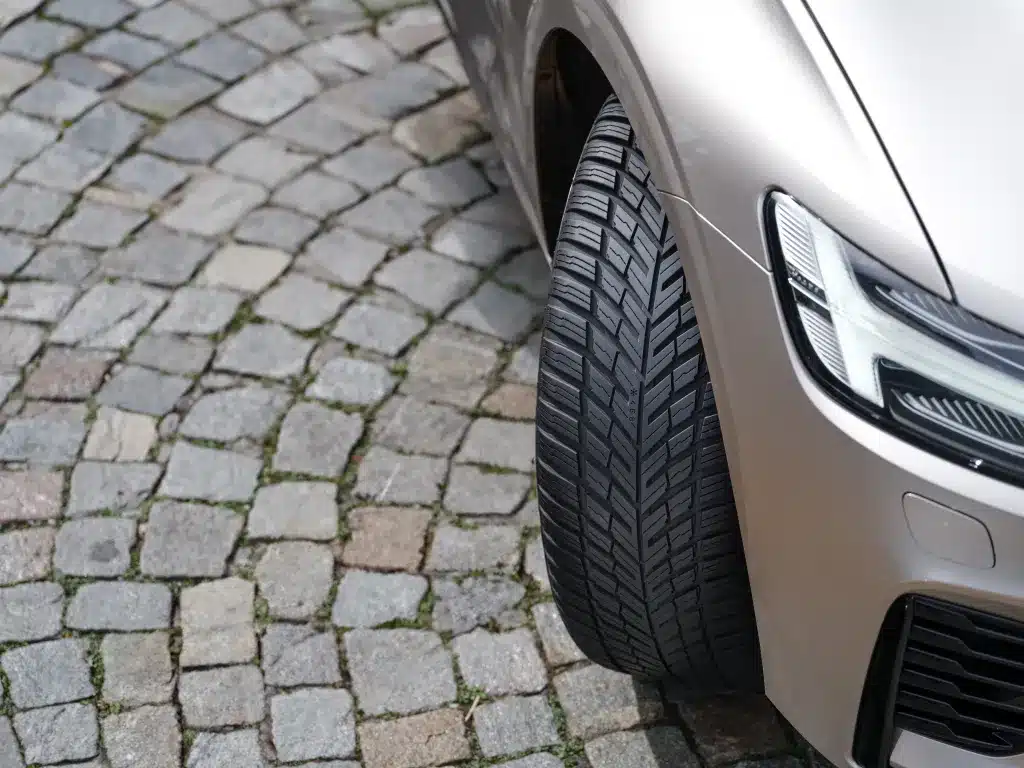 Nokian Tyres Seasonproof 2 Nokian Tyres Seasonproof 2