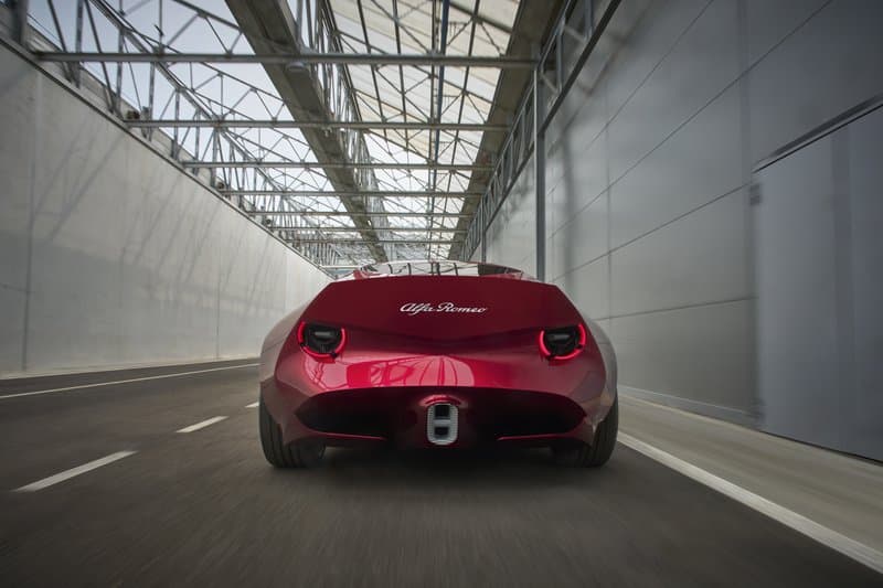 Coda tronca e gruppi ottici circolari della concept Alfa Romeo Cuorerosso