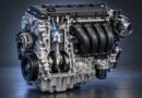 Illustrazione di un motore automobilistico moderno con sezione parziale, per spiegare il ciclo Atkinson